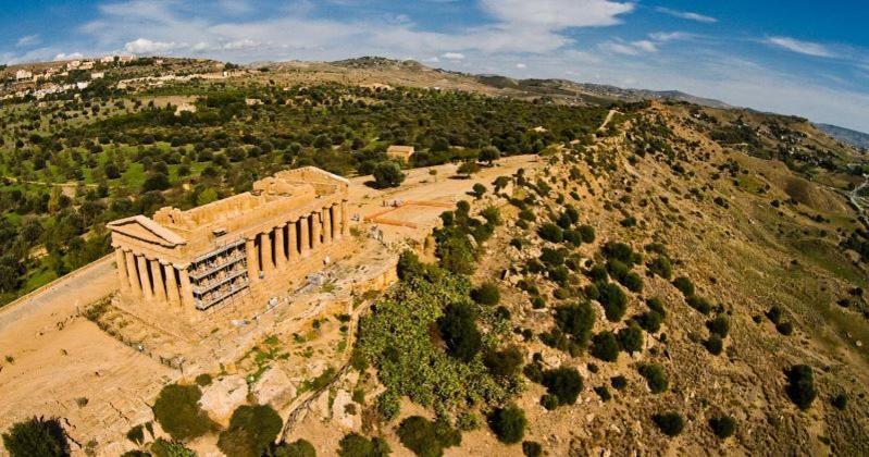 B&B Batara - "La Terrazza Del Centro" Agrigento Bagian luar foto