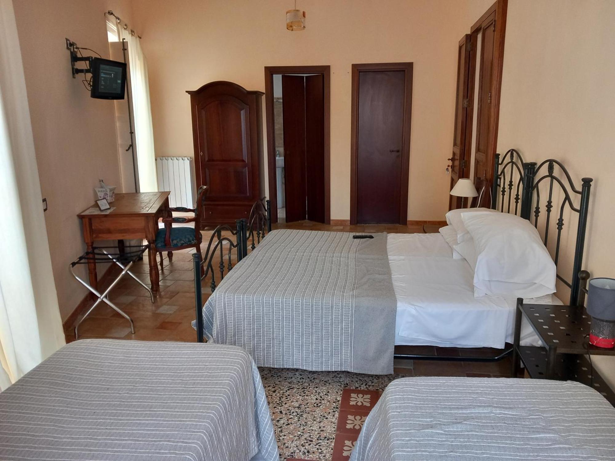 B&B Batara - "La Terrazza Del Centro" Agrigento Bagian luar foto