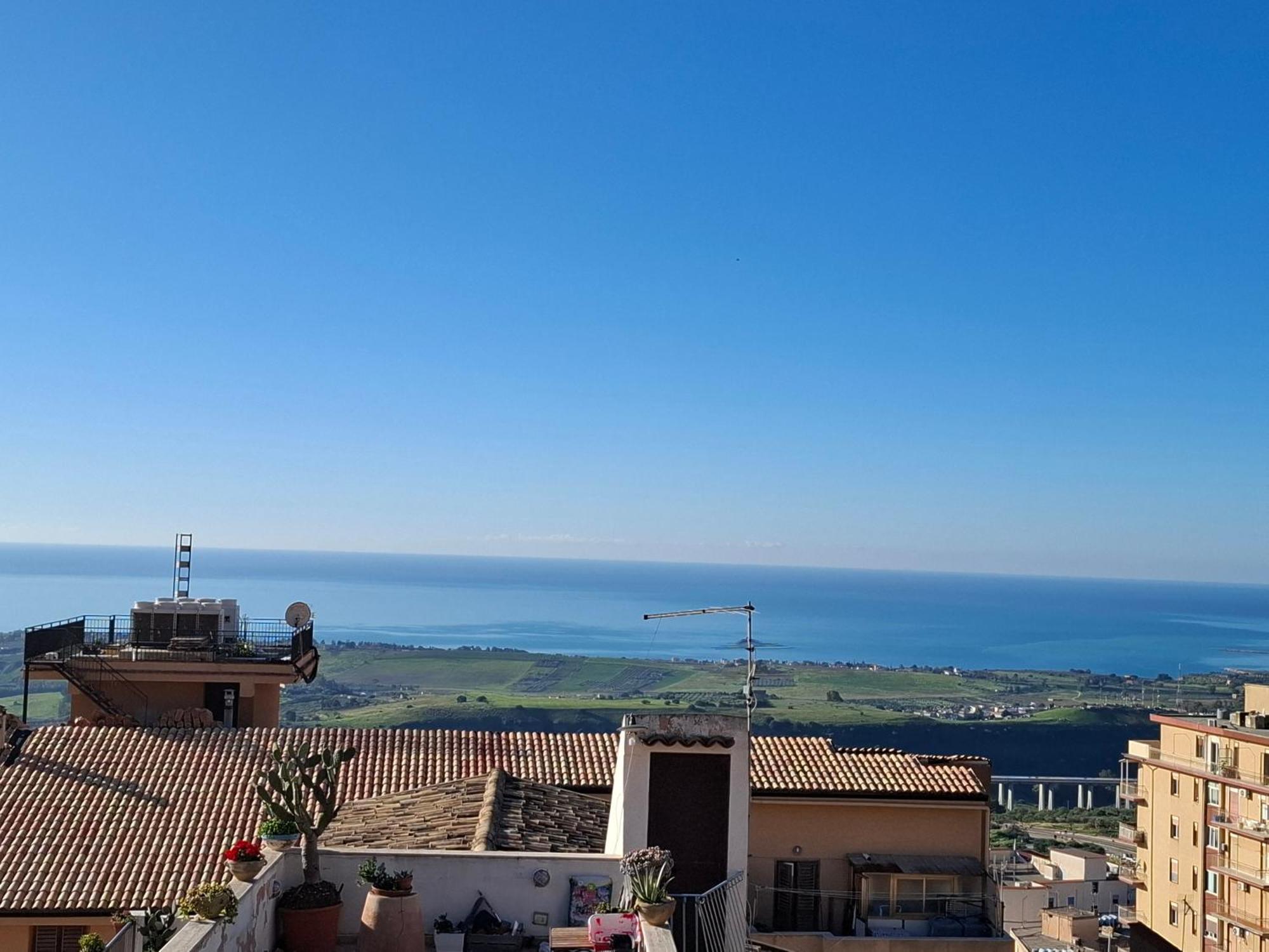 B&B Batara - "La Terrazza Del Centro" Agrigento Bagian luar foto