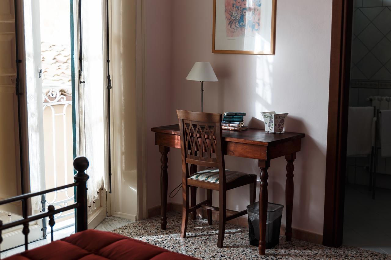 B&B Batara - "La Terrazza Del Centro" Agrigento Bagian luar foto