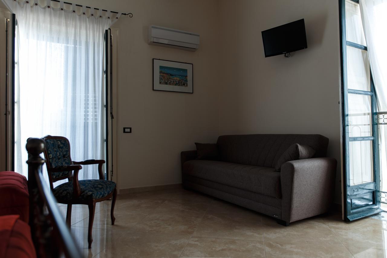 B&B Batara - "La Terrazza Del Centro" Agrigento Bagian luar foto