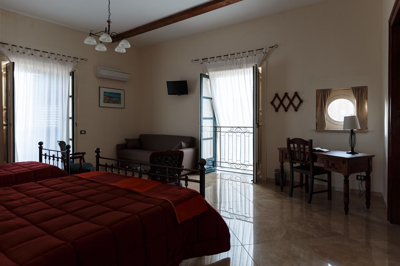 B&B Batara - "La Terrazza Del Centro" Agrigento Bagian luar foto