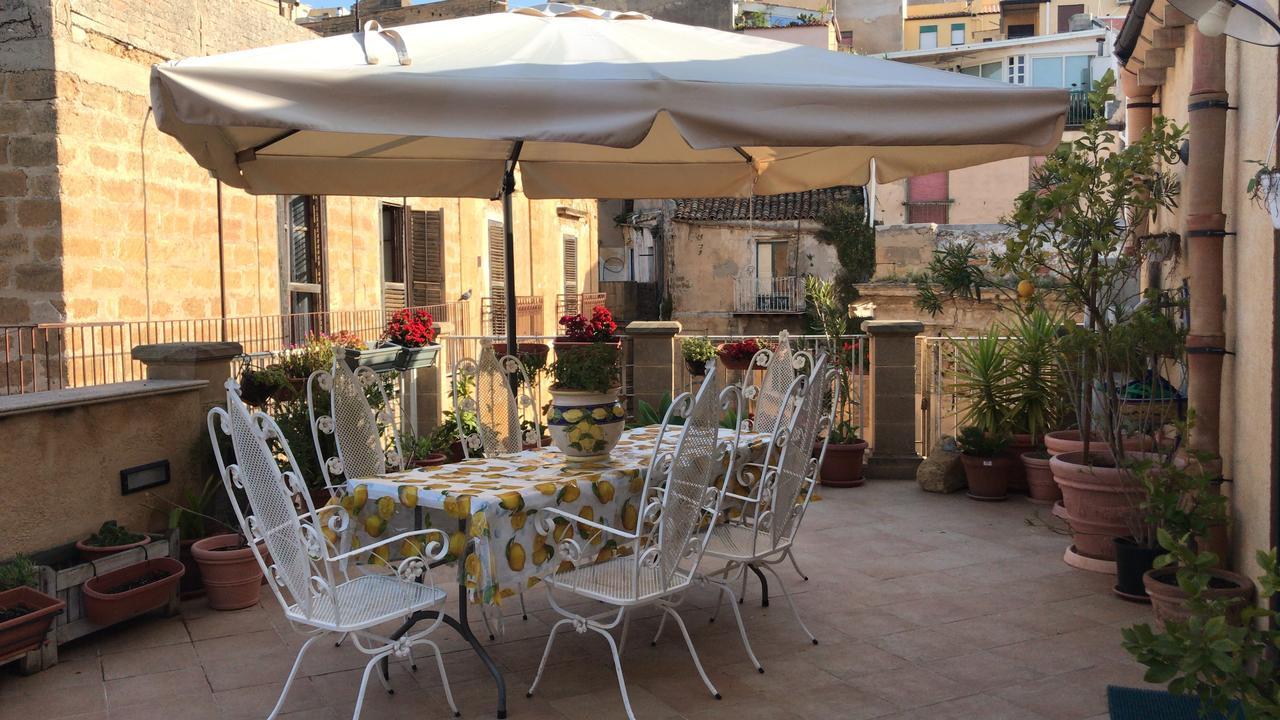 B&B Batara - "La Terrazza Del Centro" Agrigento Bagian luar foto