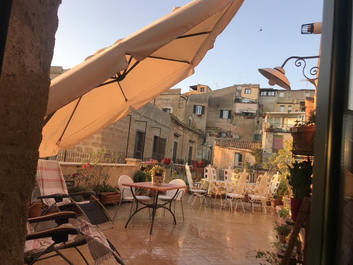 B&B Batara - "La Terrazza Del Centro" Agrigento Bagian luar foto
