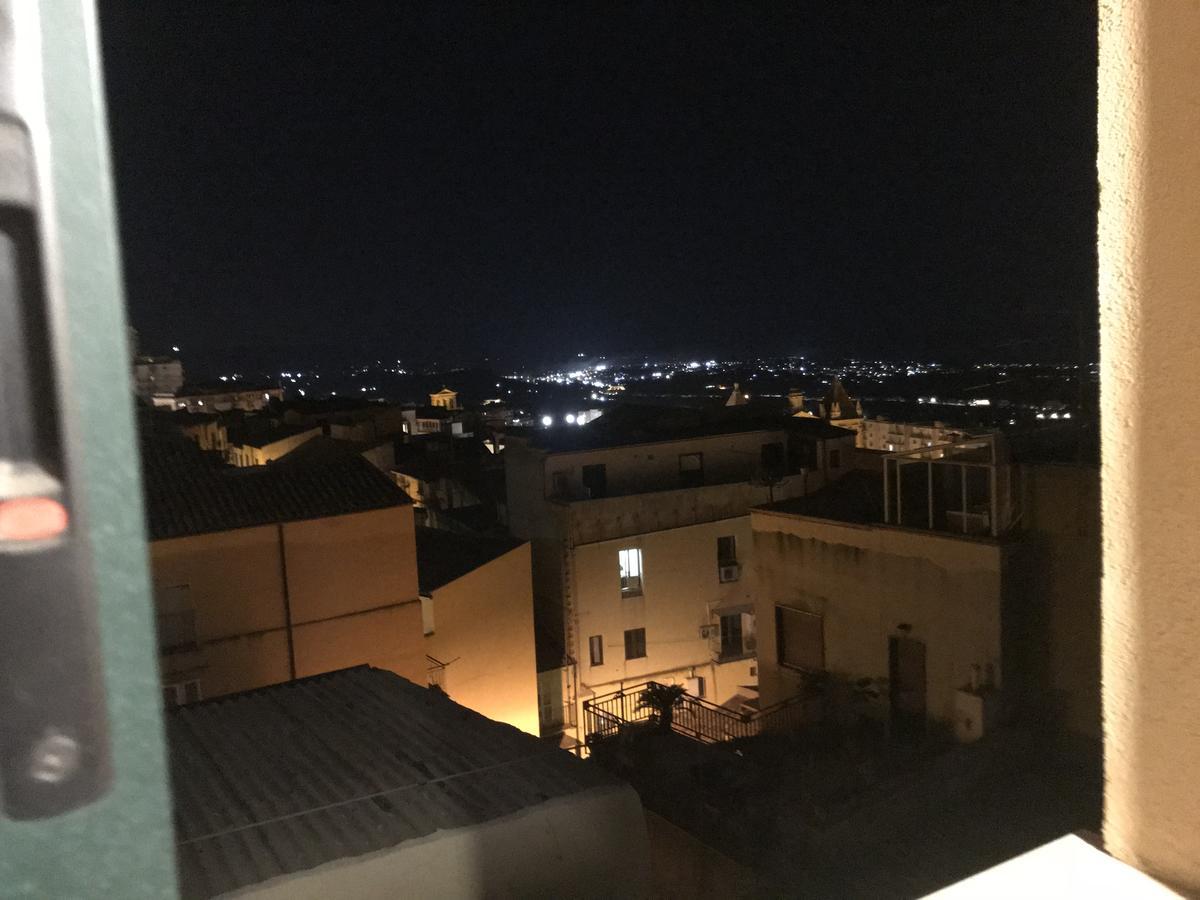 B&B Batara - "La Terrazza Del Centro" Agrigento Bagian luar foto