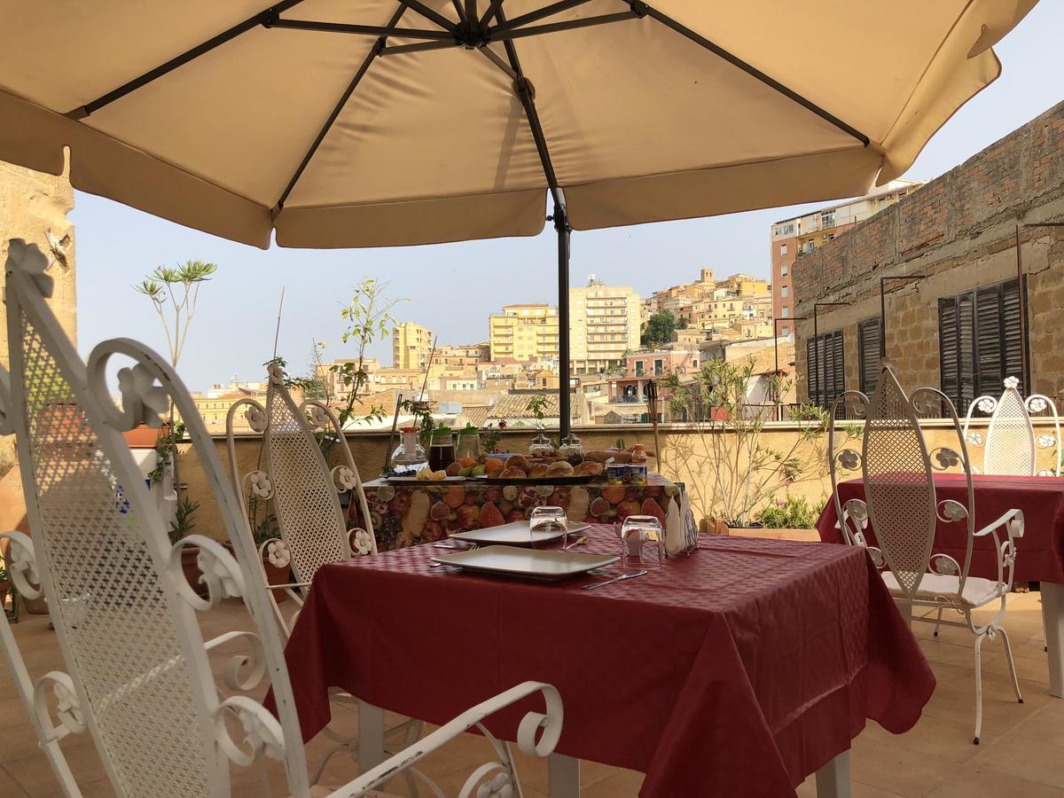 B&B Batara - "La Terrazza Del Centro" Agrigento Bagian luar foto